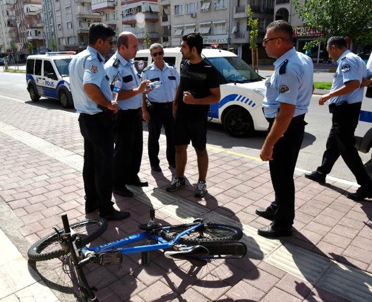 Bisiklet Hırsızını Fotoğrafla Yakalattı