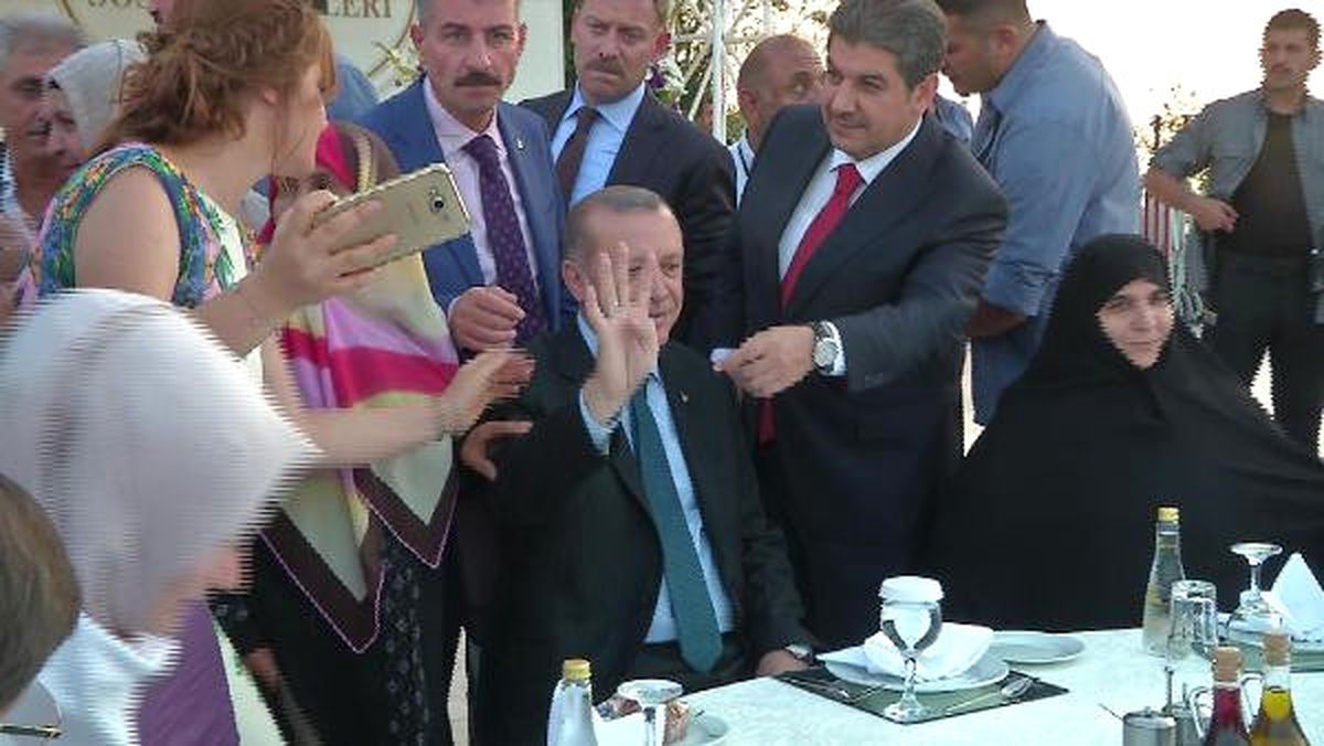 Cumhurbaşkanı Erdoğan ve Davutoğlu, Nikah Şahidi Oldular