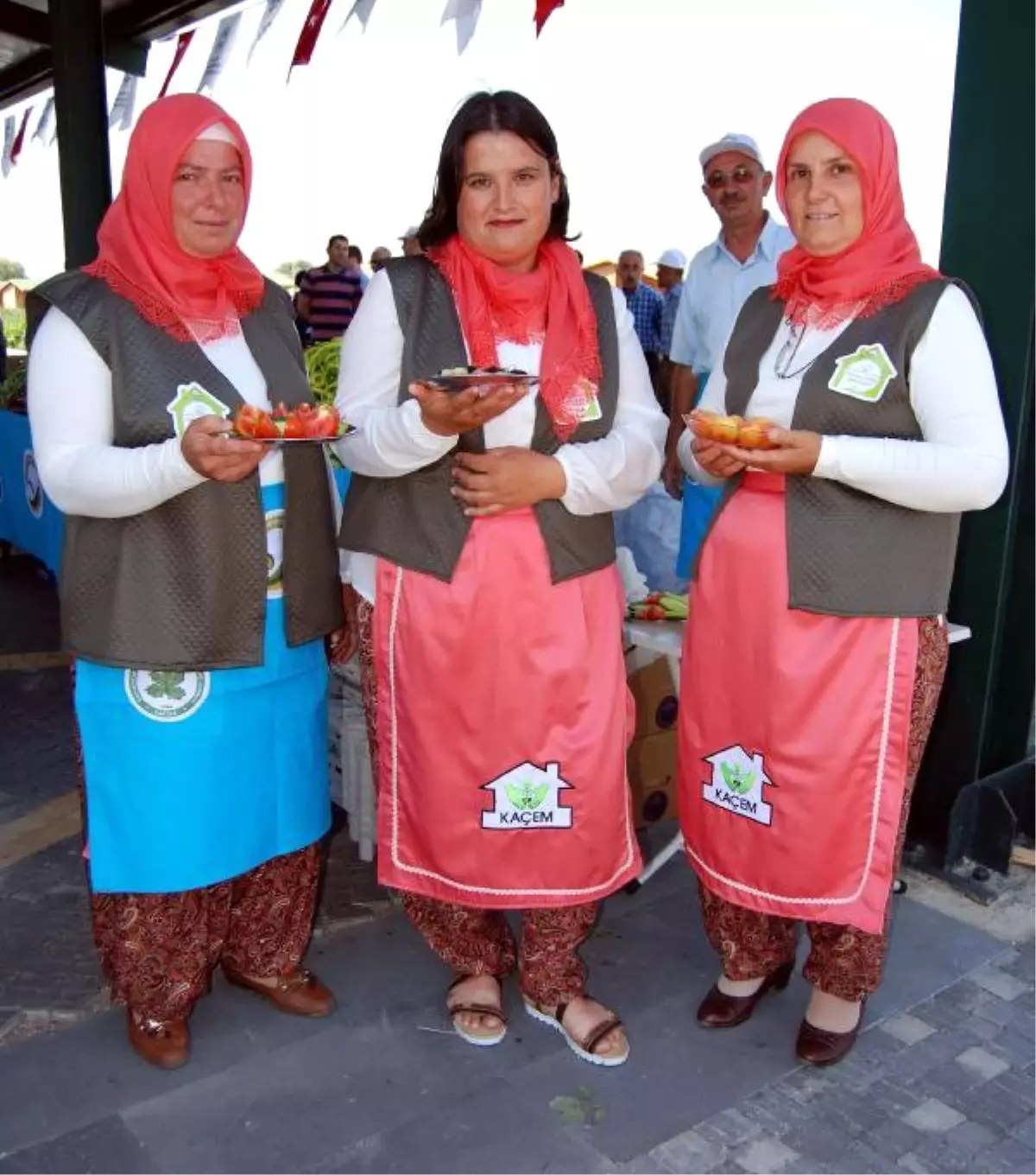 Doğal Ürünler Bahçesi ve Pazarı Açıldı