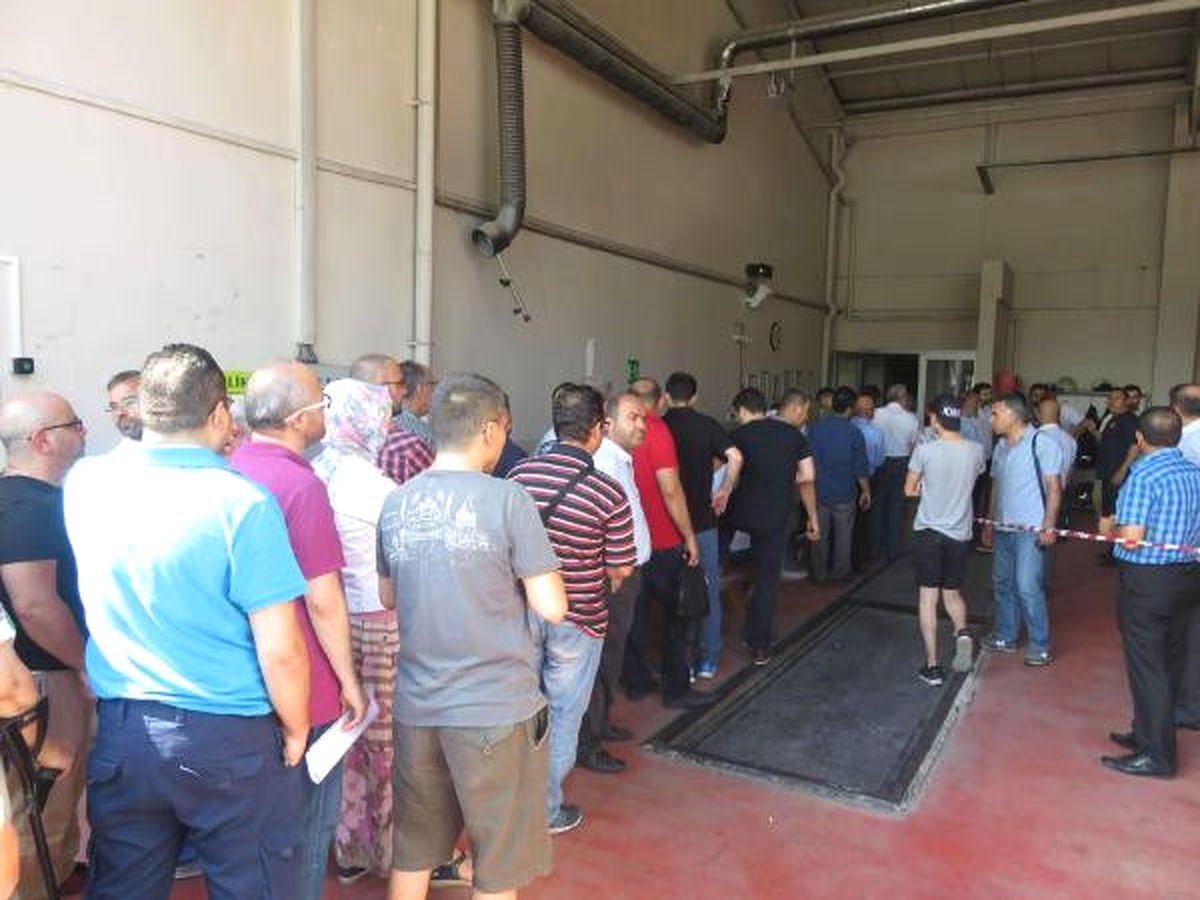 Dolu ve Fırtınada Hasar Gören Araç Sahipleri İtfaiye İstasyonunda Hasar Kuyruğu Oluşturdu