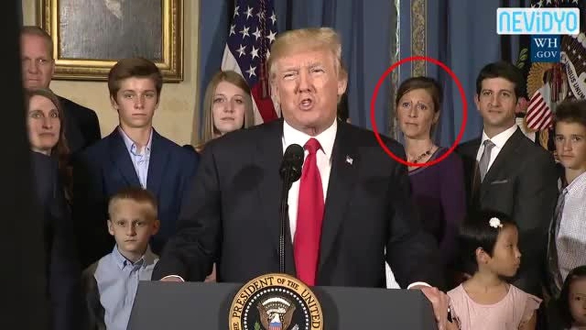 Donald Trump\'ın Konuşmasına Damga Vuran Kadın
