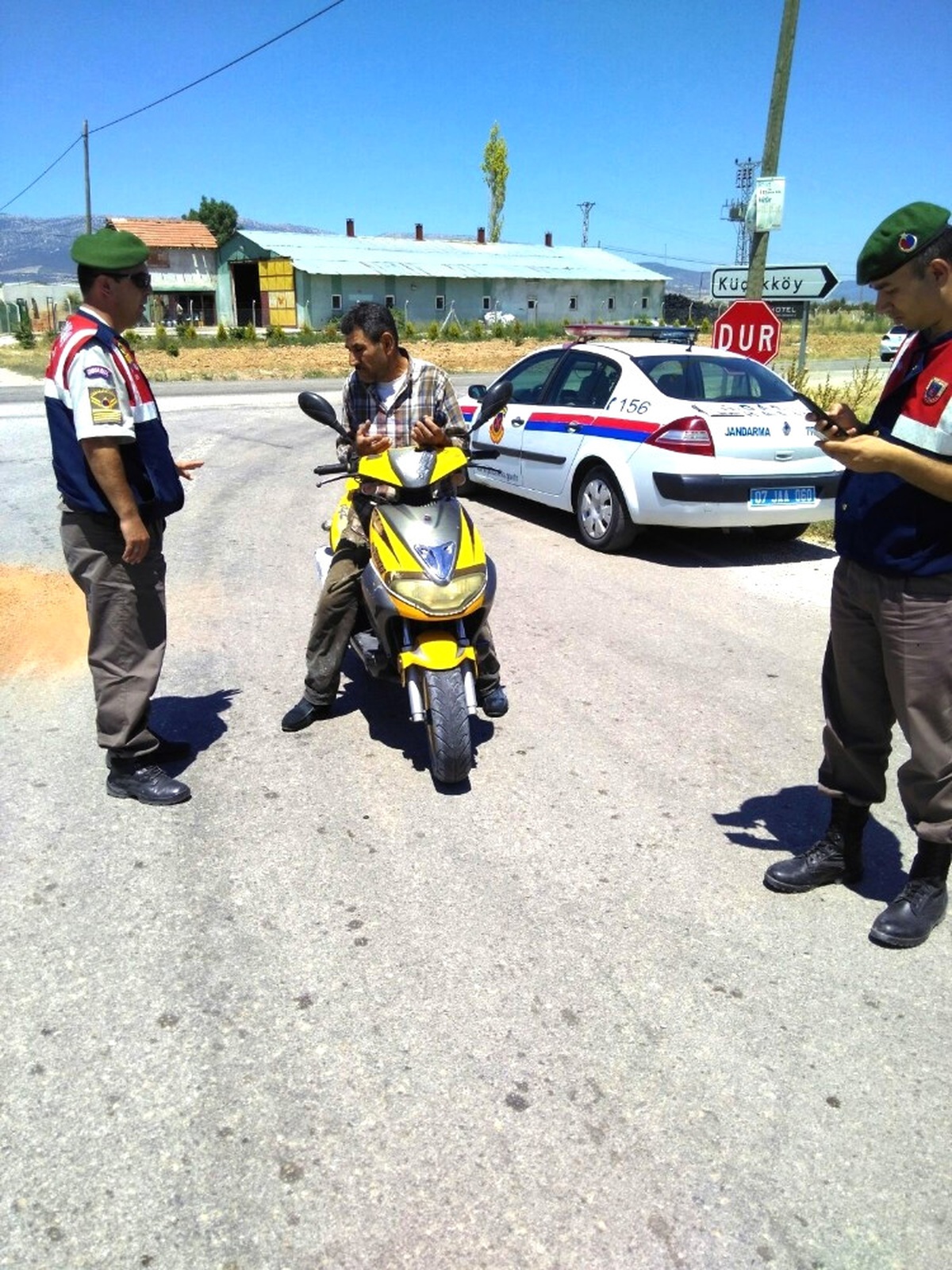 Emniyet ve Jandarma\'dan Motosiklet Uygulaması