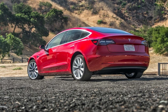 Ilk Tesla Model 3 Ler Teslim Edildi Son Dakika