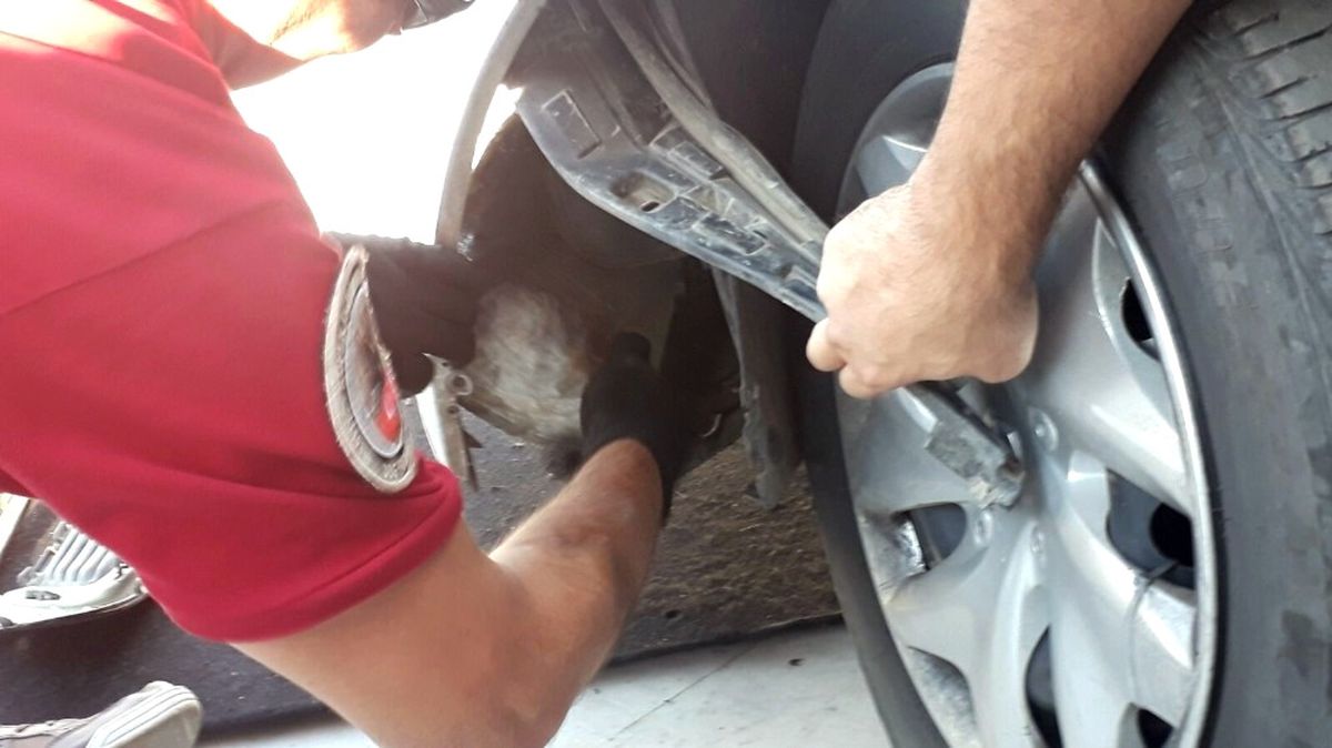 Milas\'ta Şüpheli Araçtan 4 Kilo Uyuşturucu ve Silah Çıktı