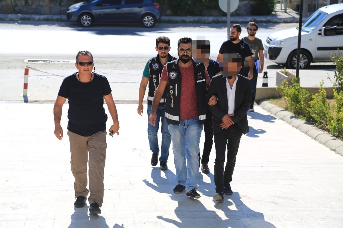 Milas\'ta Zehir Tacirleri Adliyeye Sevk Edildi