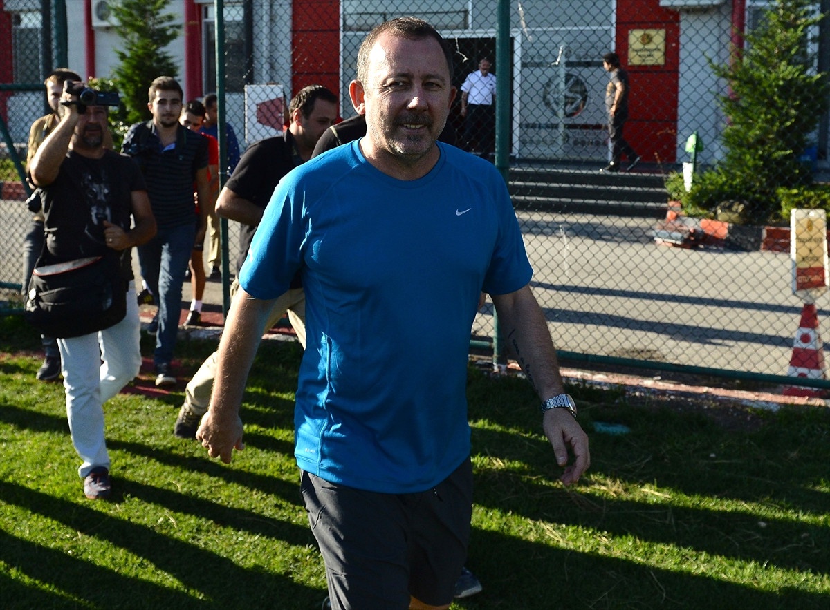 Sergen Yalçın, Eskişehirspor\'la Antrenmana Çıktı