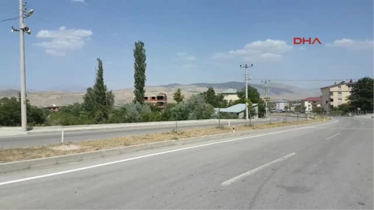 Sivas Kanalizasyona Bağlanmayan Bina 9 Yıldır Koku Yayıyor