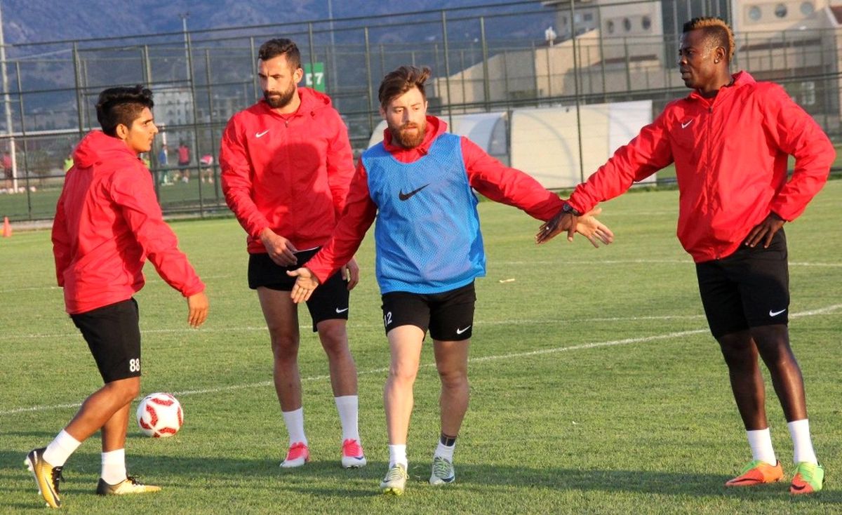 Balıkesirspor\'un Kamp Çalışmaları Devam Ediyor