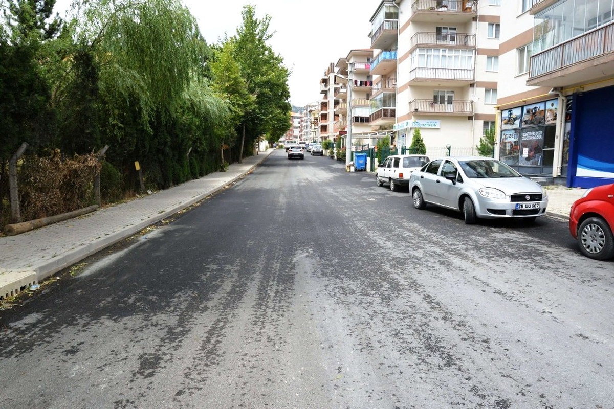 Bozüyük\'te Asfaltlama Çalışmaları Sürüyor