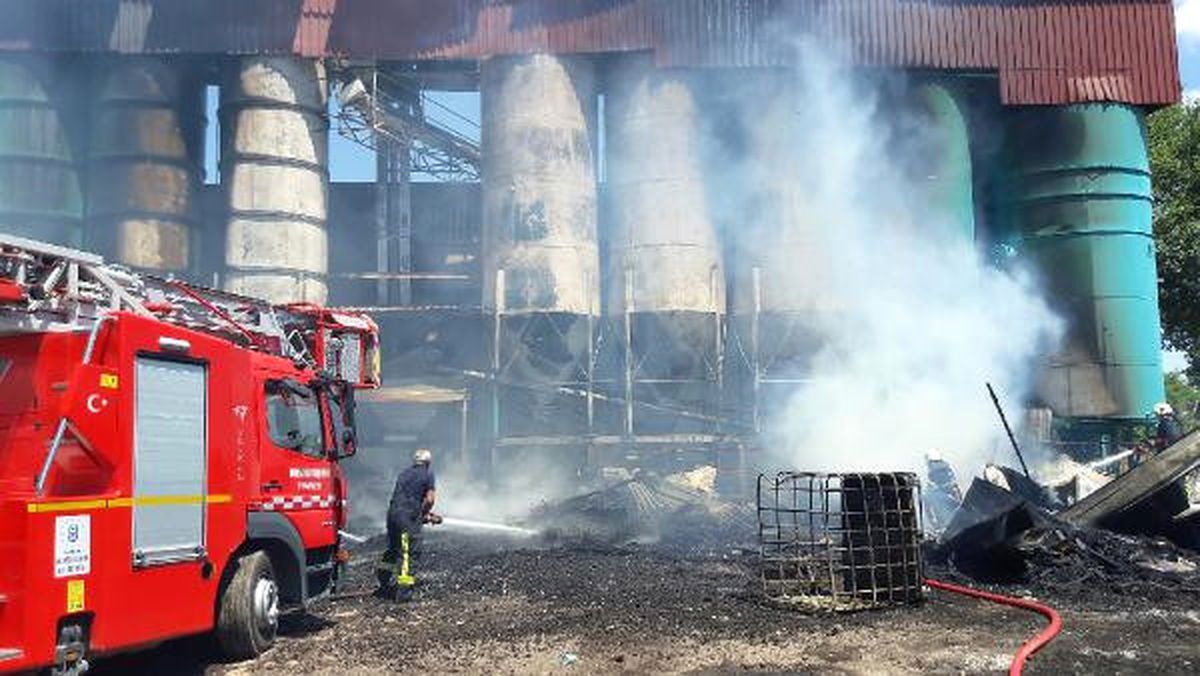 Bursa\'da Palet Fabrikasında Korkutan Yangın
