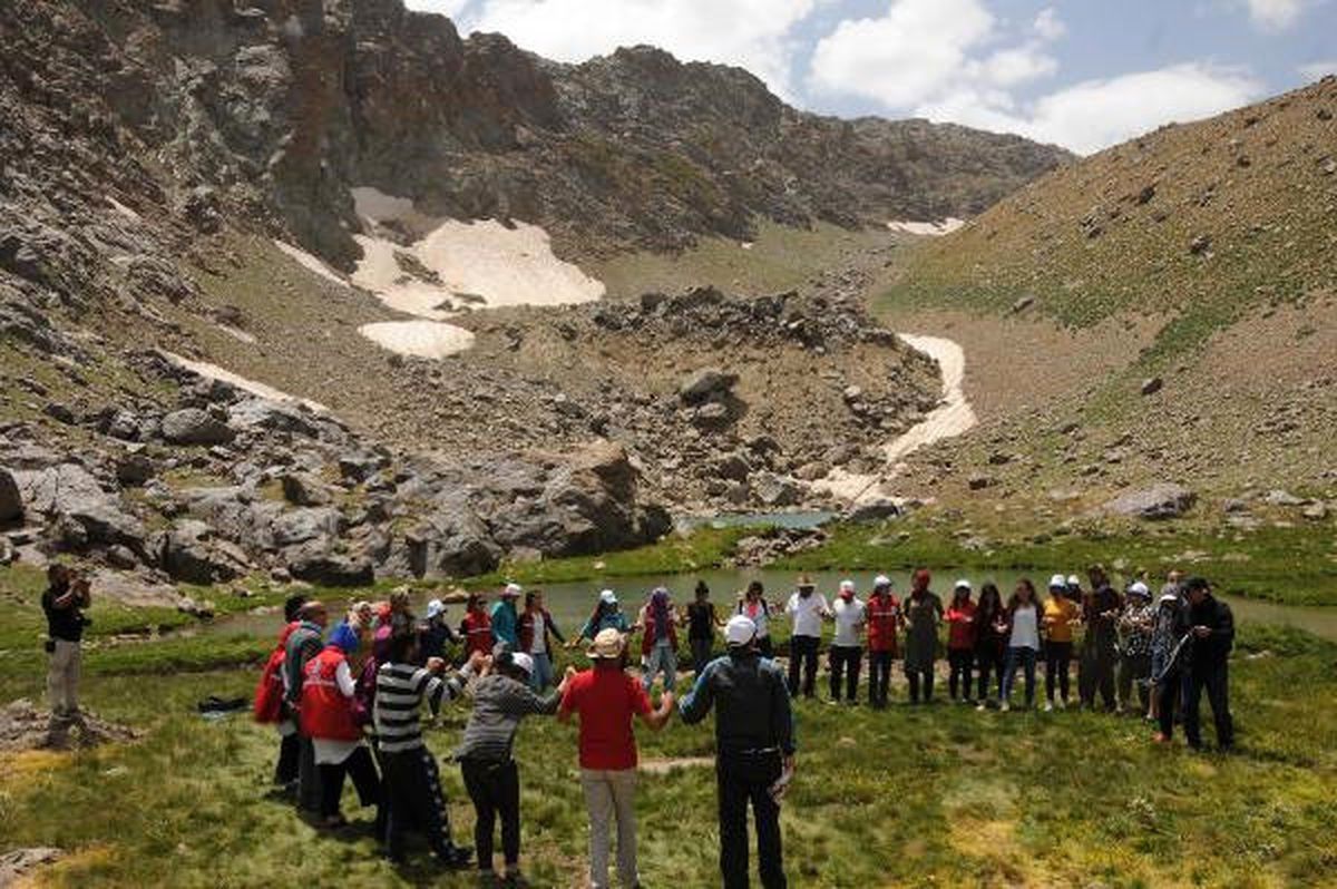 Hakkari\'ye Gelen 20 Üniversiteli Berçelan Yaylası\'nı Gezdi