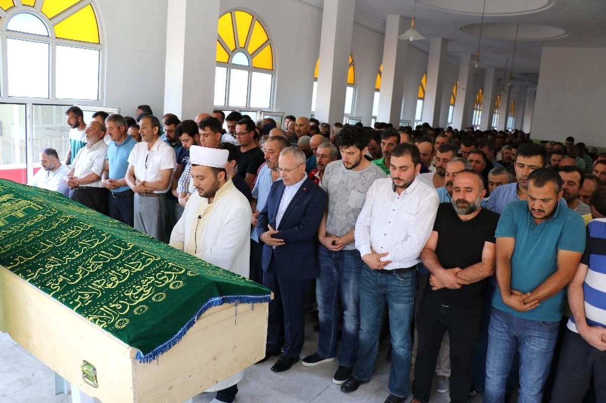 İş Adamı Nuri Akgün Son Yolculuğuna Uğurlandı