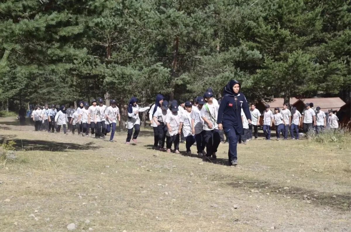 İzciler Bolu Aladağ\'da Kamp Kurdu