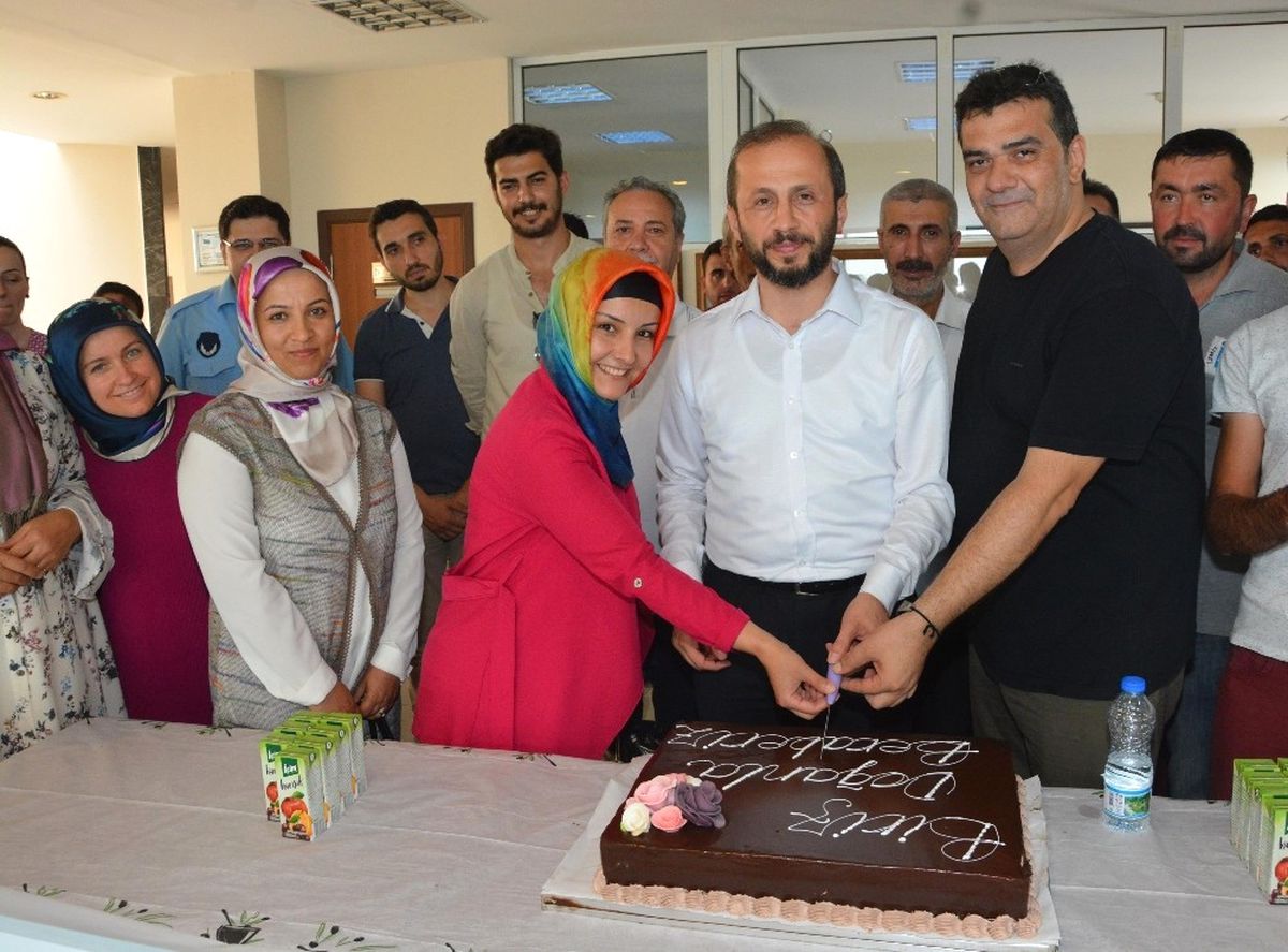 İzmit Belediyesi\'nde Toplu Doğum Günü Kutlaması