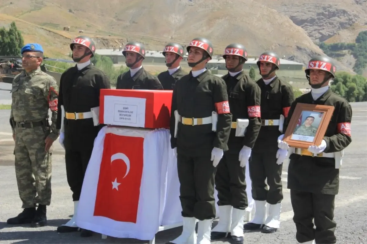 Kaza Kurşunu ile Şehit Olan Asker Memleketine Uğurlandı