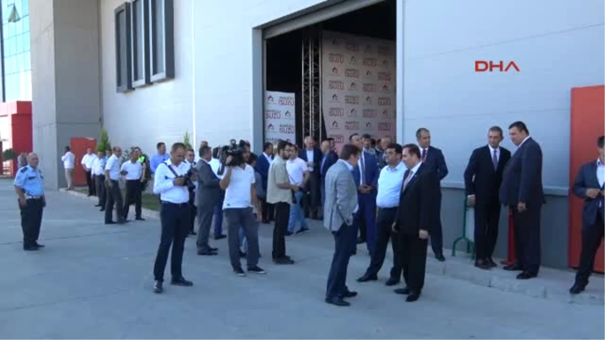 Kocaeli Bakan Eroğlu, Anadolu Isuzu Fabrikasını Ziyaret Etti