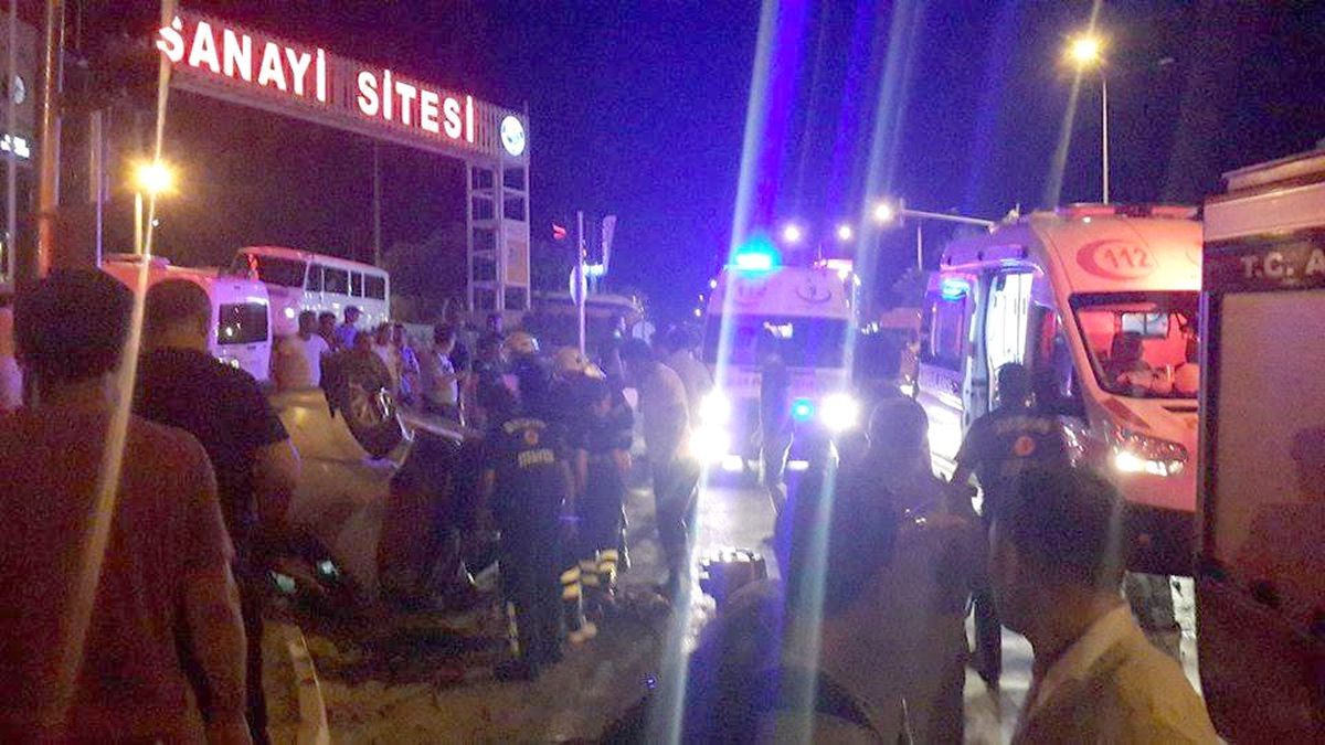 Kuşadası\'nda Trafik Kazası; 5 Yaralı