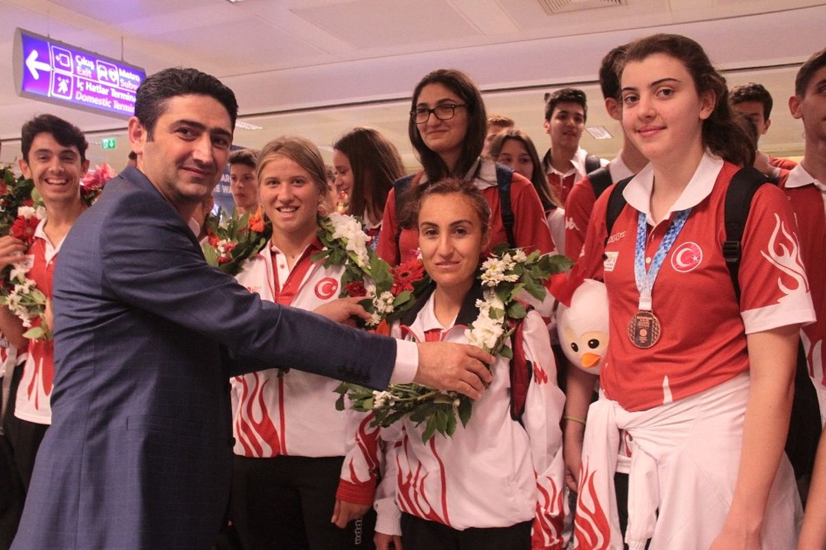 Macaristan\'da 19 Madalya Kazanan Milli Takım Kafilesi Yurda Döndü