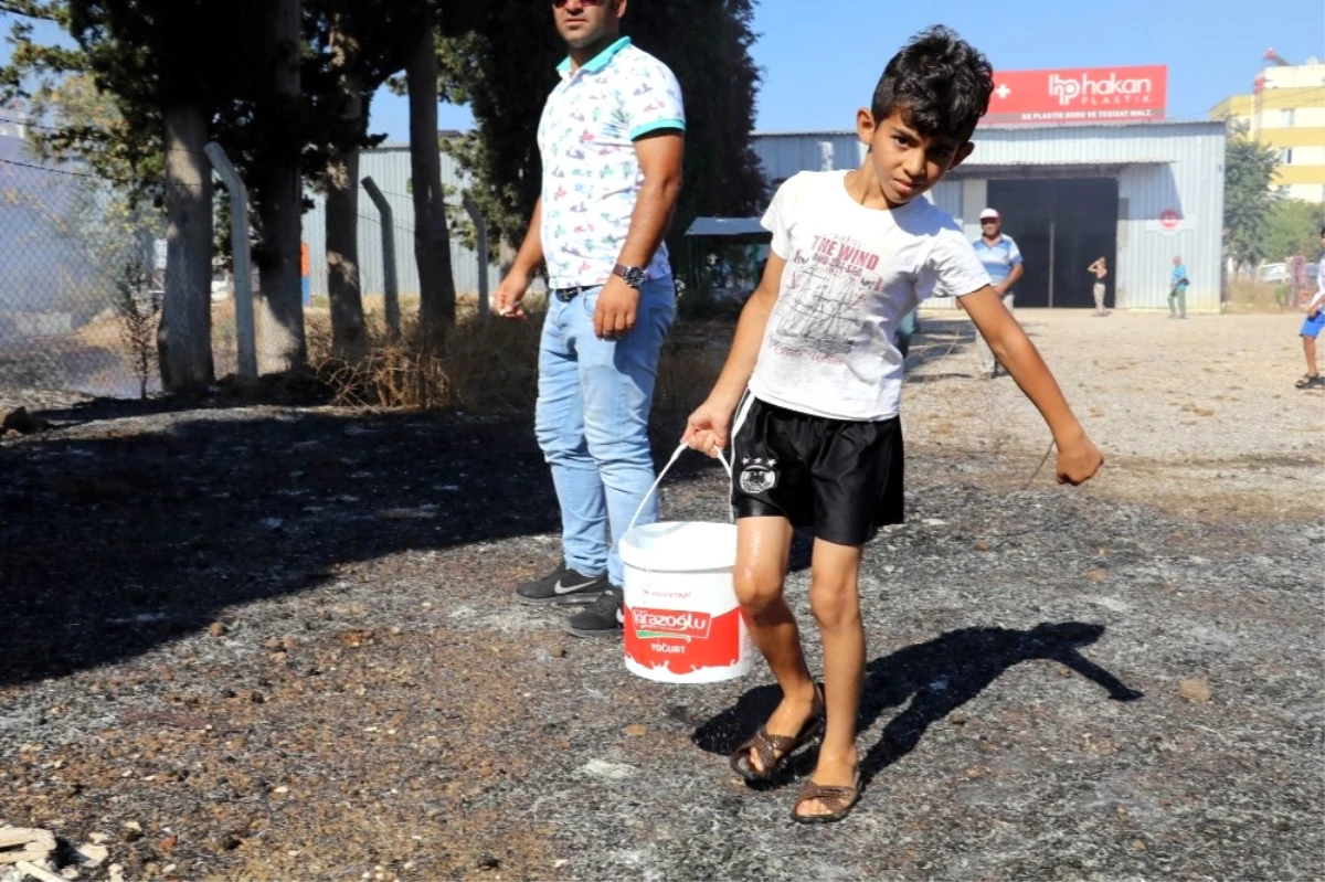 Mahalleyi Tehdit Eden Yangını İmece Usulü Söndürdüler