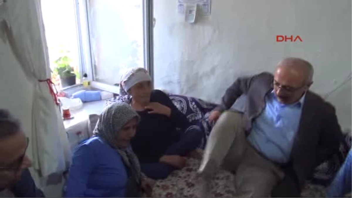 Mersin Kalkınma Bakanı Elvan, Cam Kemik Hastası Kardeşlere Sahip Çıktı
