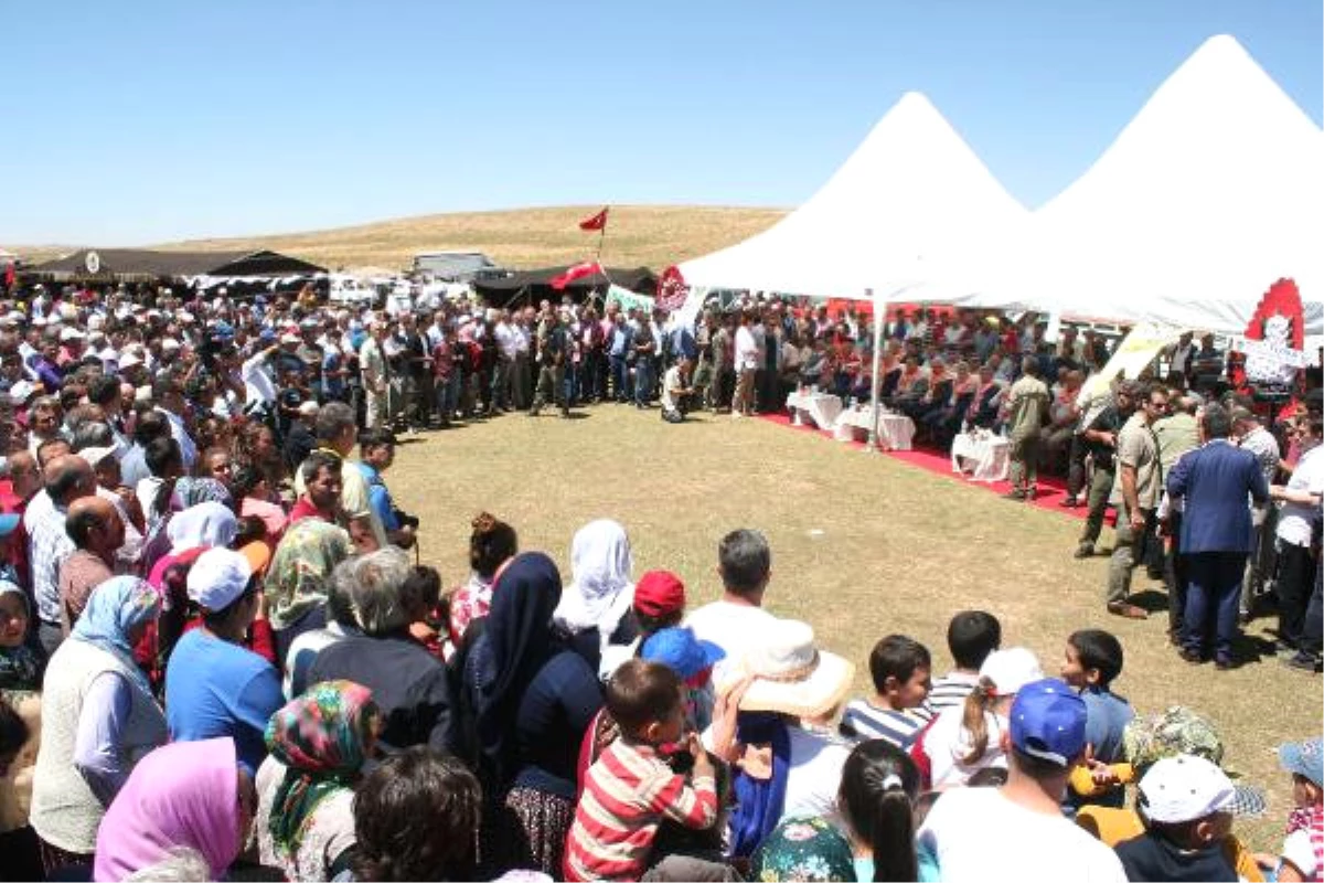 Yörük Şenliğine Katılan Bakan Elvan: Terörün Kökünü Kazıyacağız