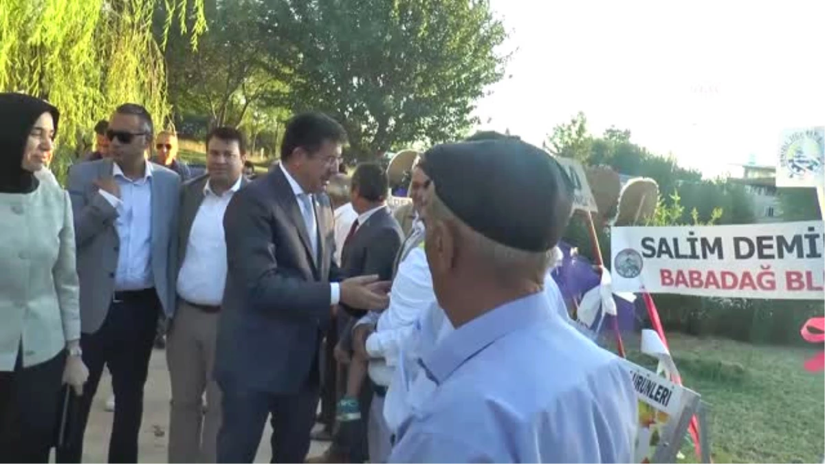 Zeybekci, AK Parti Milletvekili Özkan\'ın Oğullarının Sünnet Düğününe Katıldı