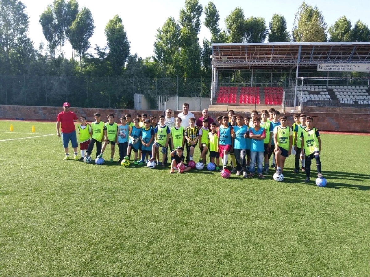 Ahlat\'ta Futbol Kursu İlgi Görüyor