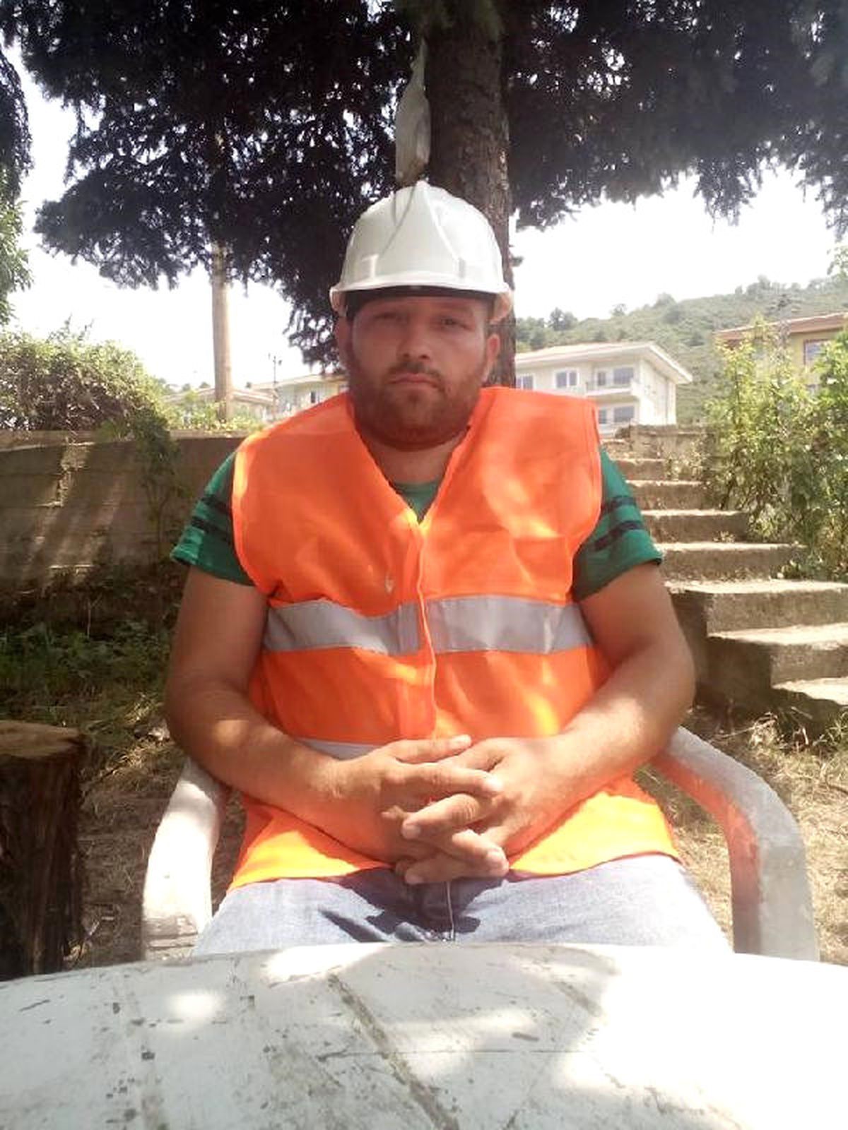 Çatıdan Atlayarak İntihar Etti