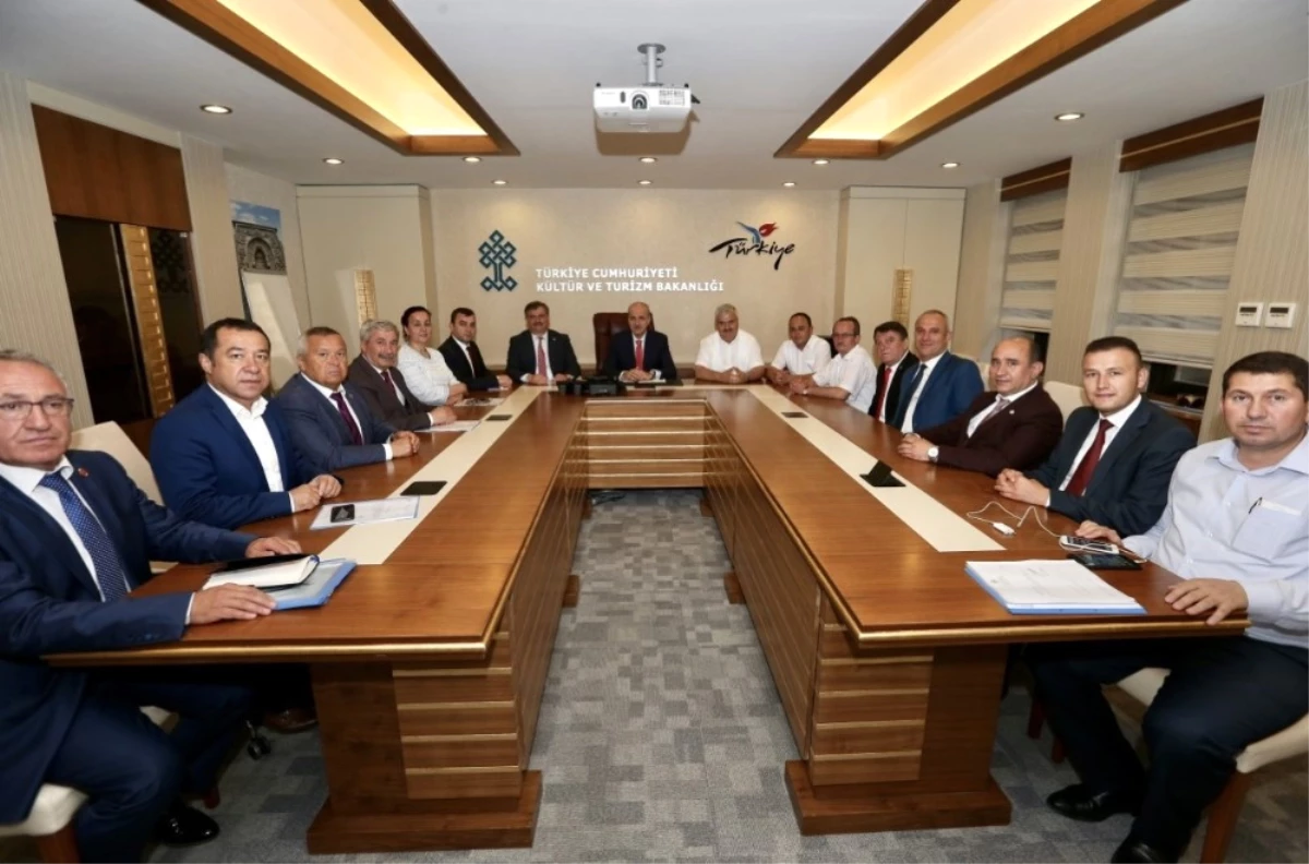 Çaturoğlu Belediye Başkanlarıyla Kurtulmuş\'u Ziyaret Etti