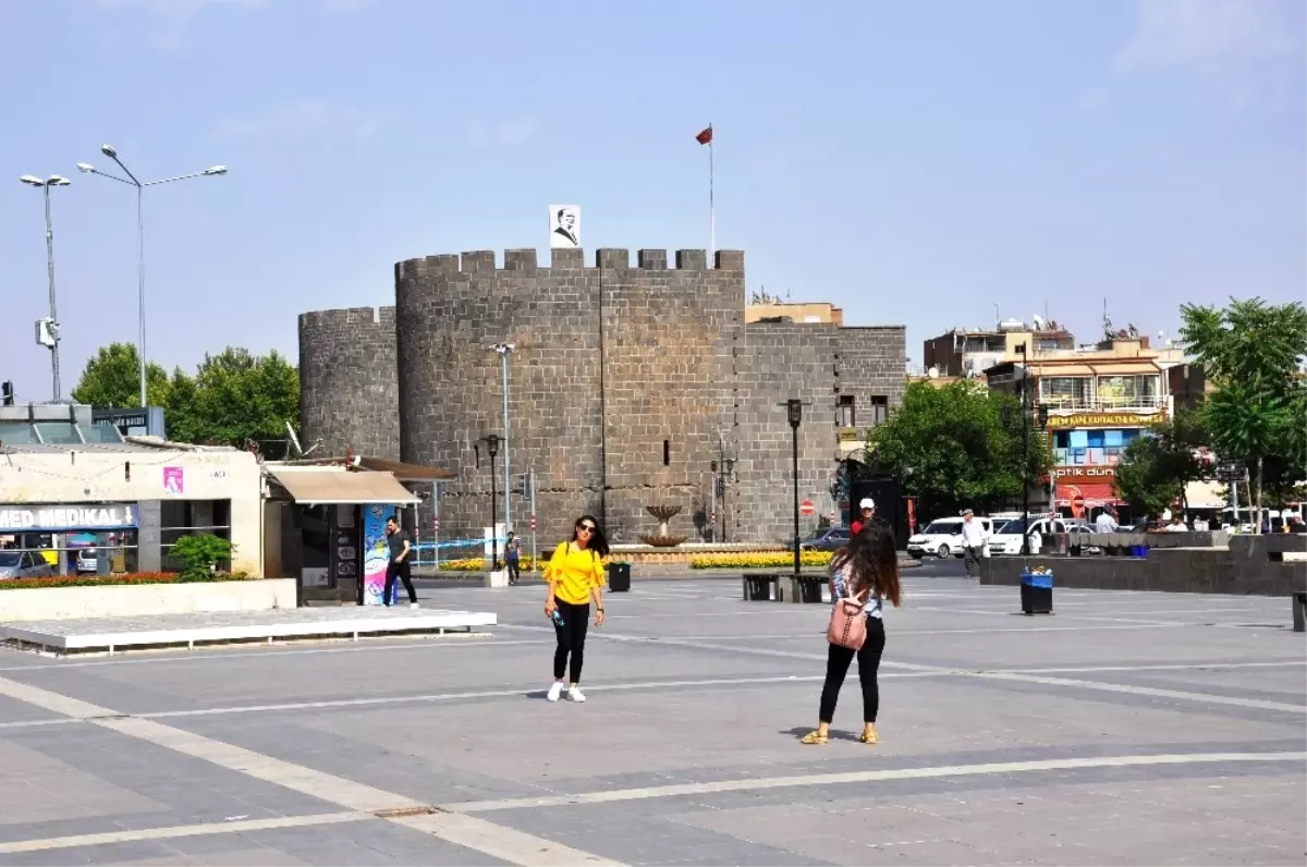 Diyarbakır\'da Yabancı Turist Patlaması