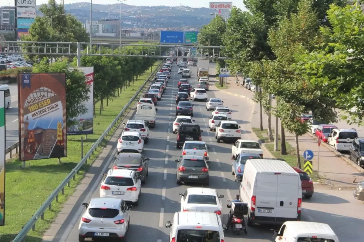 Geçit Kavşağı Yeniden Trafiğe Kapatılıyor