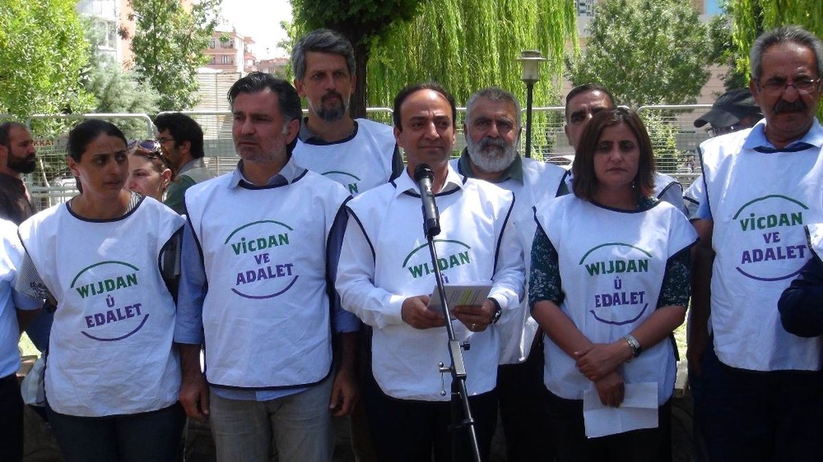 Hdp Diyarbakır\'daki Eylemine Son Verdi