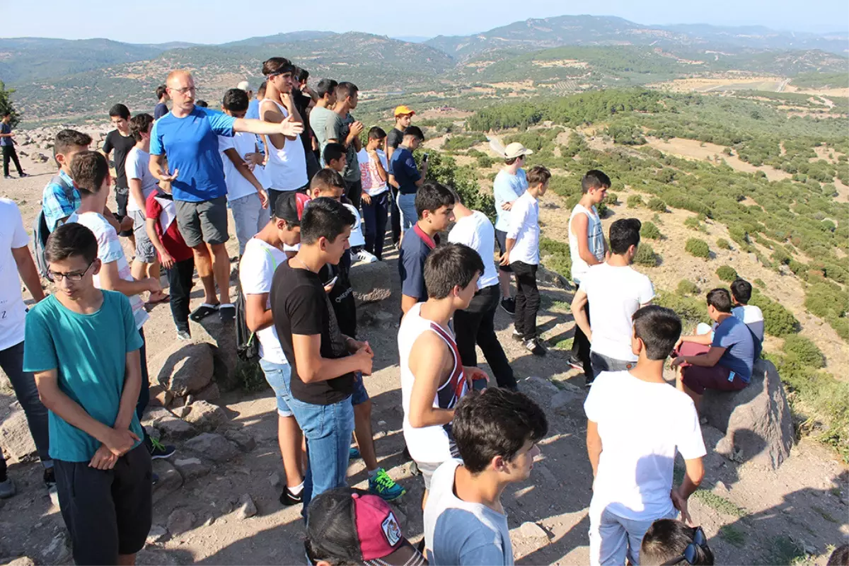 Kano, Yüzme, Okçuluk ve Trekking… Hepsi Ücretsiz Yaz Kampında