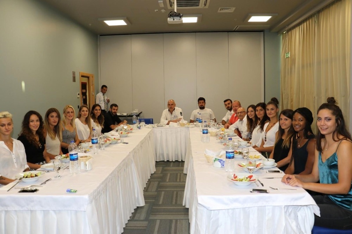 Manisa Büyükşehir\'in Sultanları Yeni Sezonu Açıyor
