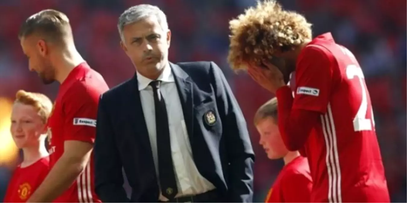 Mourinho Fellaini\'ye Dur Dedi!