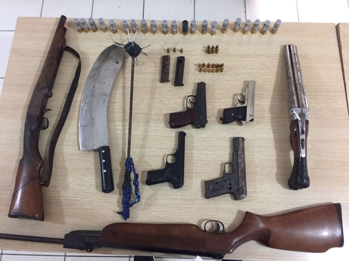 Suç Makinesi, Silah İmalathanesine Çevirdiği Evde Polisleri Tabancayla Karşıladı