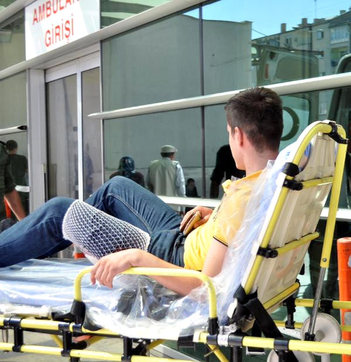 Tramvaya Biniş Sırası Tartışmasında Bıçaklandı