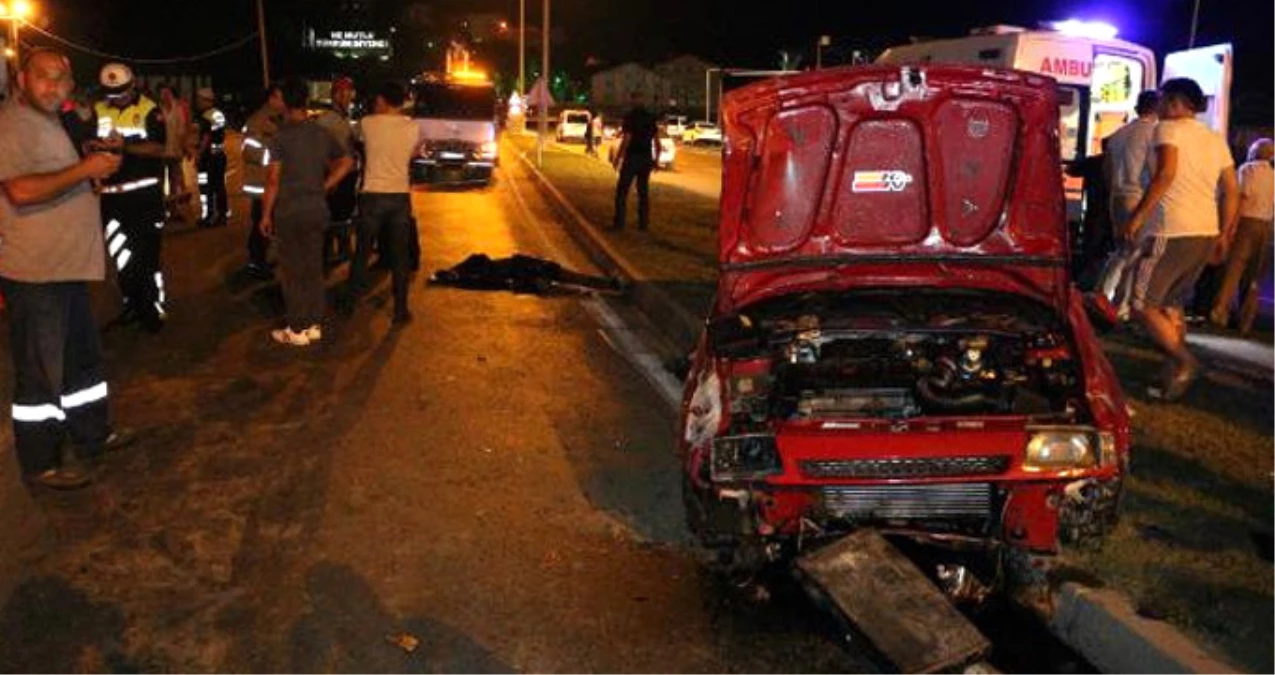 Zonguldak\'ta Kaza Yapan Otomobilden Fırlayan Genç Öldü