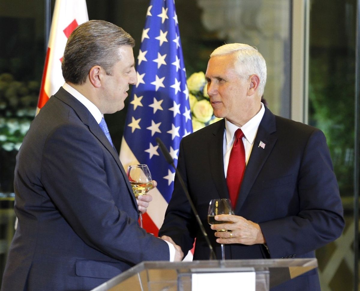 ABD Başkan Yardımcısı Pence, Gürcistan\'a Gitti