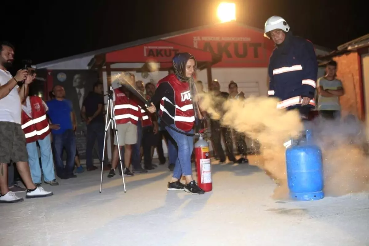 Akut Ekibine Yangın Eğitimi