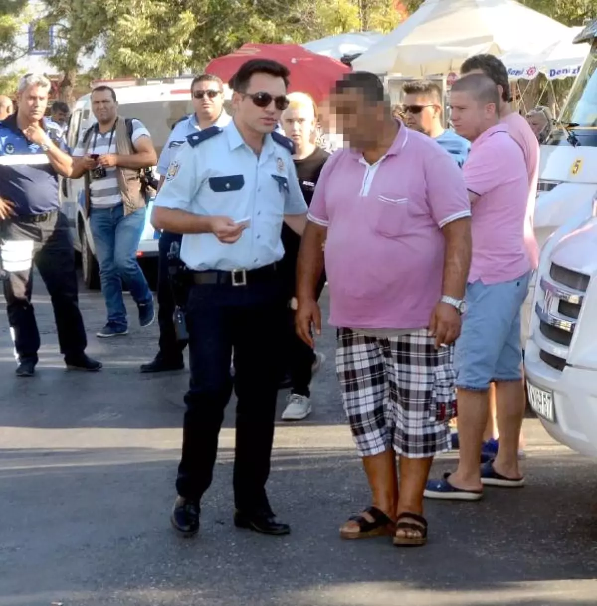 Arabasına El Konulmak İstenen Kokoreççi İntihara Kalkıştı