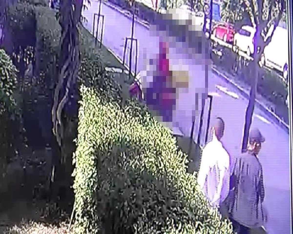 Bahçeşehir\'de Bir Evi Soyan Süpheliler Kamerada...