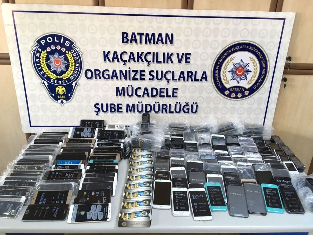 Batman\'da Cep Telefonu Kaçakçılığı