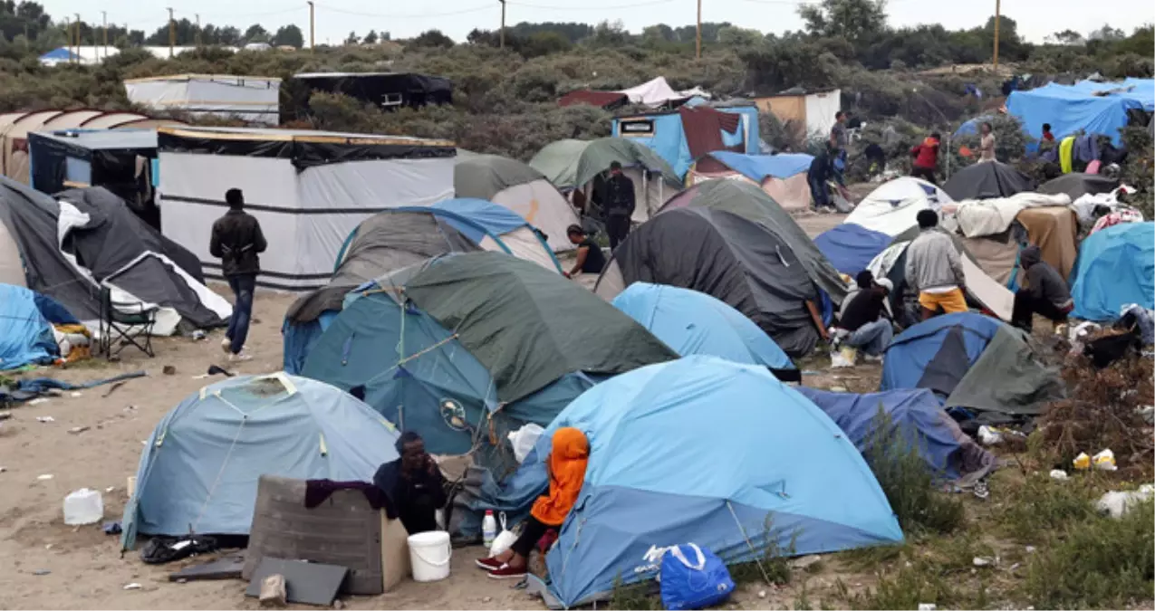 Calais Belediye Başkanı, Sığınmacılara Su Verilmesine Karşı Çıktı