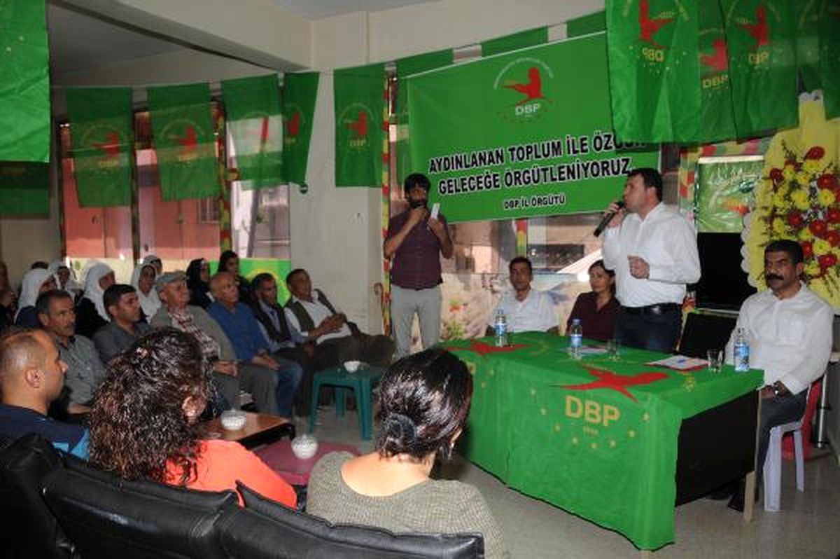 Dbp Eş Genel Başkanı Aslan Hakkari\'de Toplantıya Katıldı