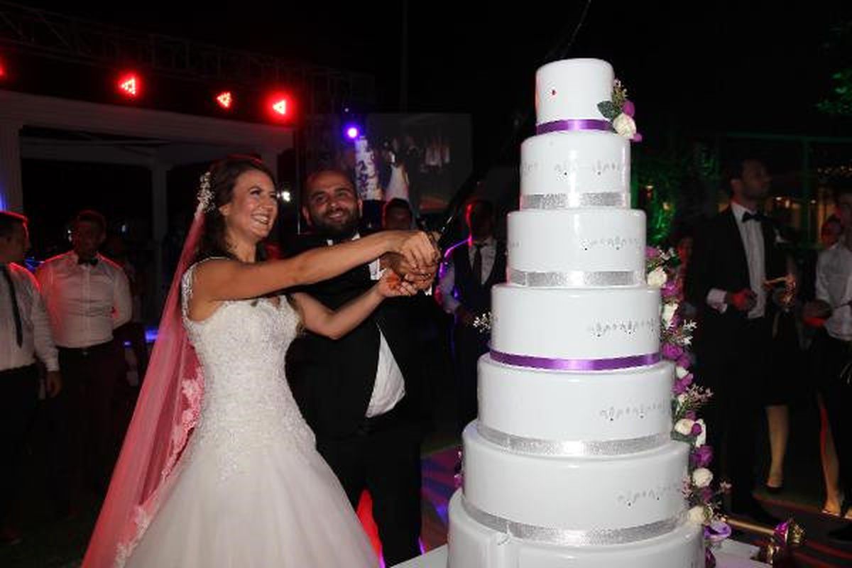 Dedesi İçin Temsili Nikah Kıymışlardı, Şimdi Gerçekten Evlendiler