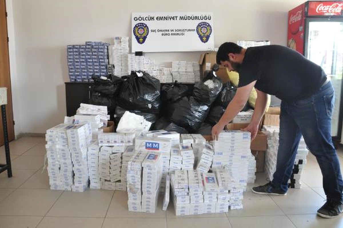 Gölcük\'te 15 Bin Paket Kaçak Sigara Ele Geçirildi