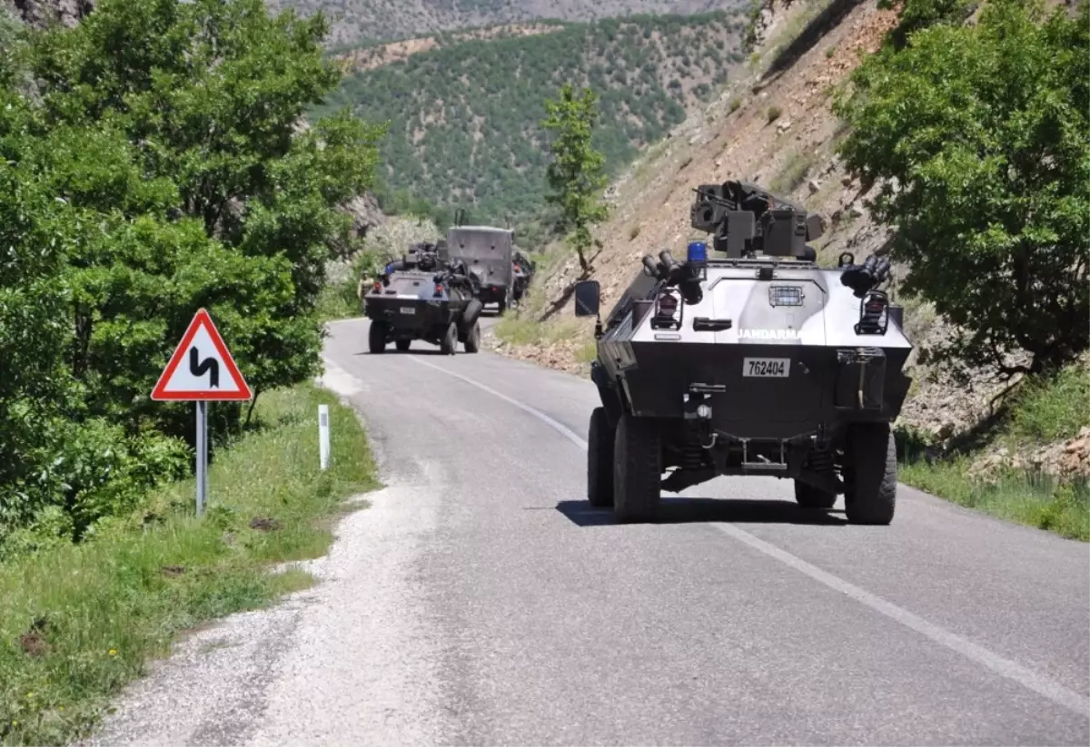 Lice\'de Askeri Aracın Geçişi Sırasında Patlama: 1\'i Binbaşı 2 Şehit