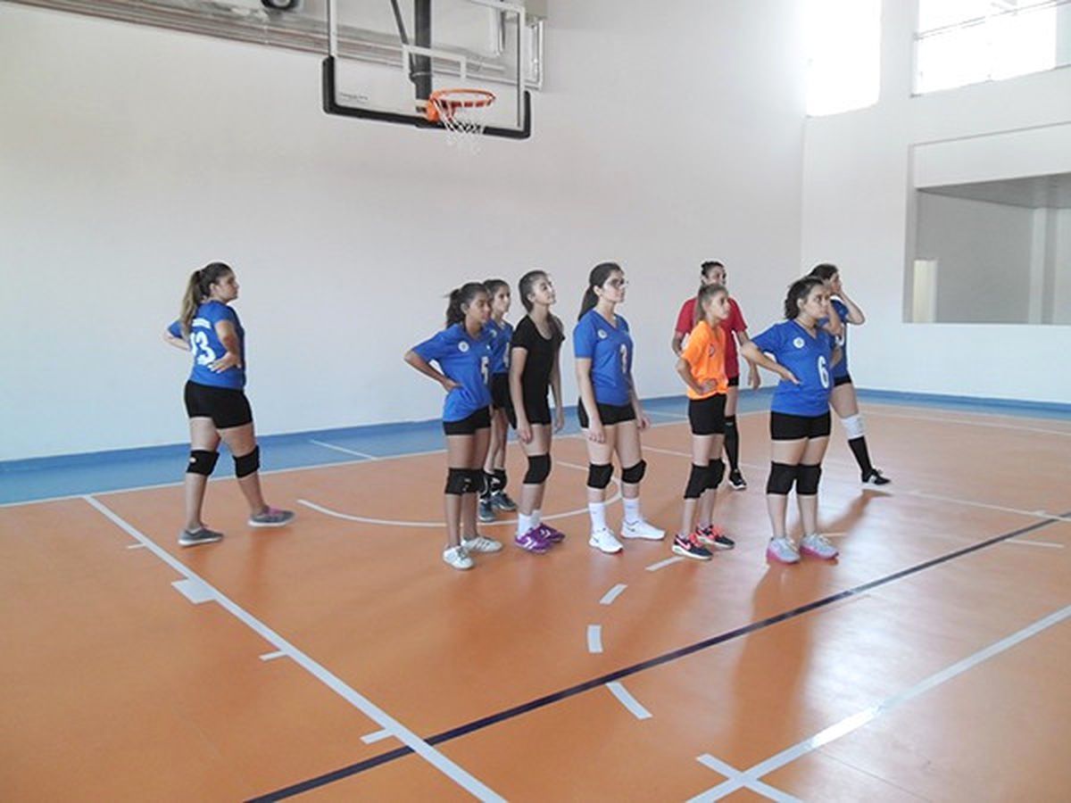 Milaslı Bayan Voleybolcular Çalışmaya Başladı