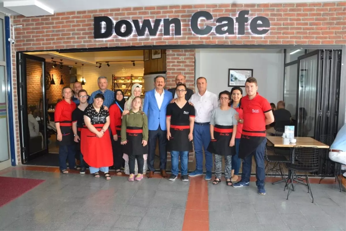 Milletvekili Yılmaz Down Kafe\'yi Ziyaret Etti